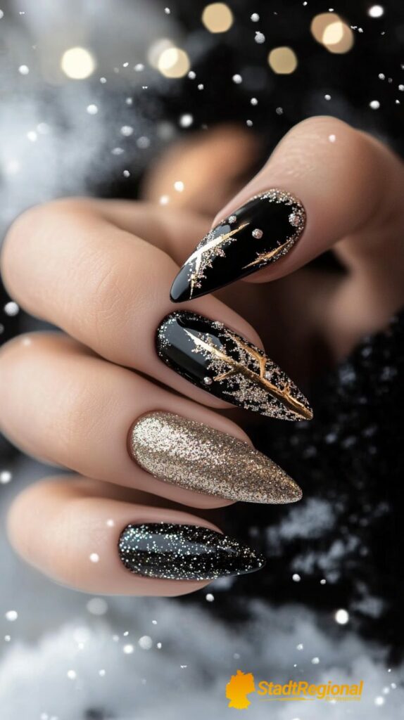 Glitzer und Metallics für festliche Weihnachtsnägel

